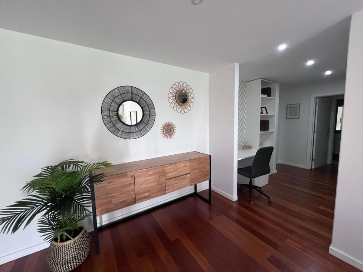 Cristinas 2 Bedroom Apartment *