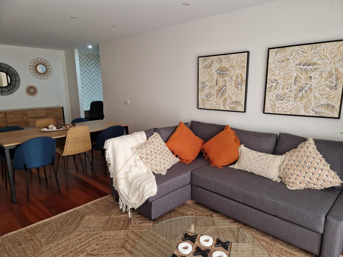 Cristinas 2 Bedroom Apartment *
